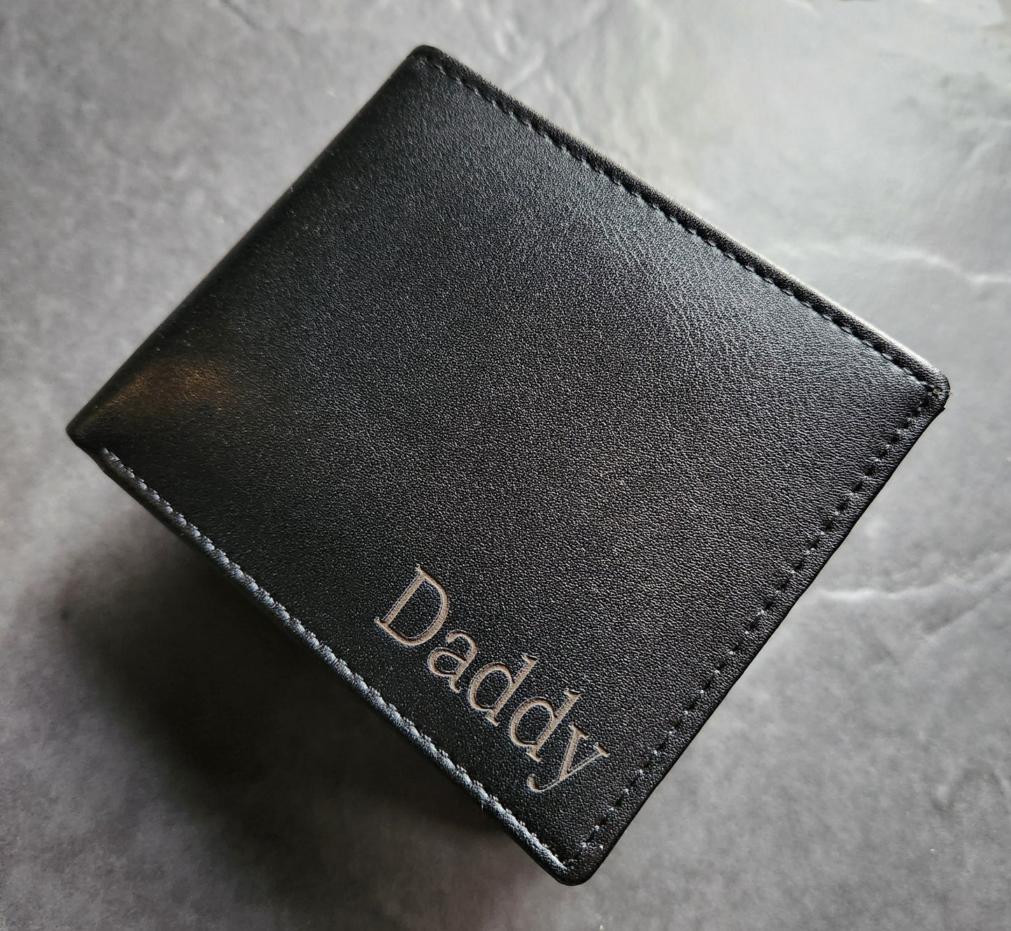 Personalised Engraved Wallet – Custom Black Leather Gift for Dad, Grandad, Husband, Birthday, Father’s Day, Christmas, Anniversary